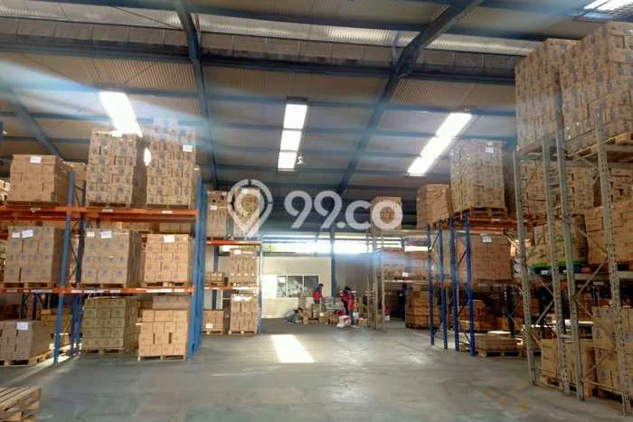 Gudang Disewa di Jakarta Timur dengan LB 1500m2 Area Komersial Ramai Gudang Disewa di Jakarta Timur dengan LB 1500m2 Area Komersial Ramai