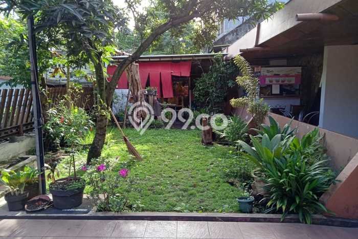 Hunian Mewah LB 356m2 Siap Pakai Desain Elegan di Cikutra, Bandung Hunian Mewah LB 356m2 Siap Pakai Desain Elegan di Cikutra, Bandung