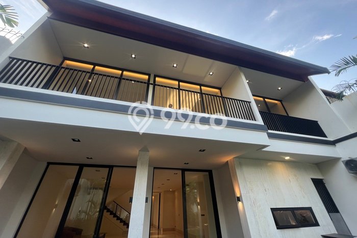 Hunian Elit LB 550m2 Siap Huni Desain Elegan di Mampang, Jakarta Selatan Hunian Elit LB 550m2 Siap Huni Desain Elegan di Mampang, Jakarta Selatan