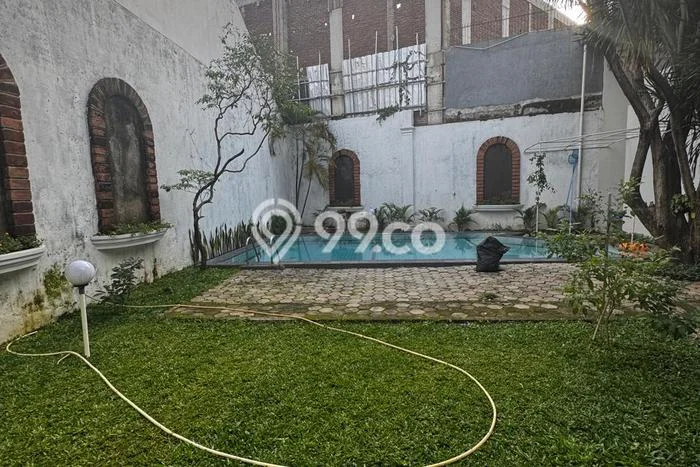Rumah Modern Disewakan di Menteng Jakarta Pusat Lokasi Sangat Strategis Rumah Modern Disewakan di Menteng Jakarta Pusat Lokasi Sangat Strategis