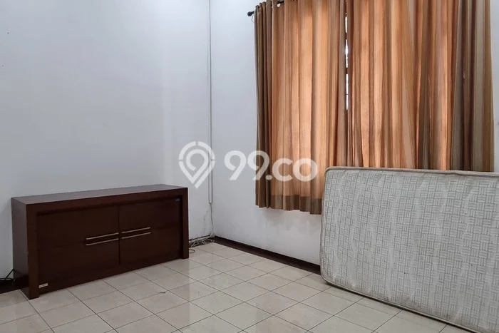 Hunian 7 Kamar Lengkap Disewakan di Menteng Harga Kompetitif Hunian 7 Kamar Lengkap Disewakan di Menteng Harga Kompetitif