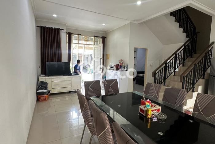 Dijual Rumah Mewah Elegan Dengan View Cantik di Gading Serpong, Tangerang Dijual Rumah Mewah Elegan Dengan View Cantik di Gading Serpong, Tangerang