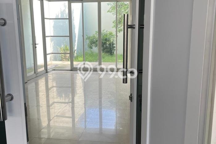 Disewakan! Rumah 4 Kamar Tidur &
4 Kamar Mandi di Surabaya Kota, Surabaya Disewakan! Rumah 4 Kamar Tidur &
4 Kamar Mandi di Surabaya Kota, Surabaya