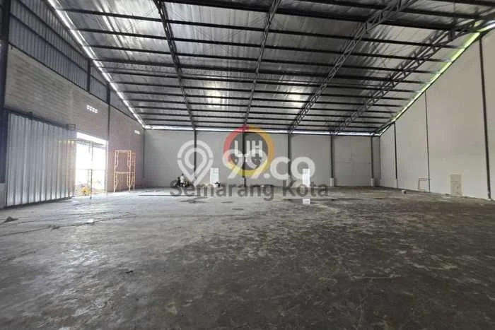 Unit Gudang Dijual di Ngaliyan Semarang 1300m2 Unit Gudang Dijual di Ngaliyan Semarang 1300m2