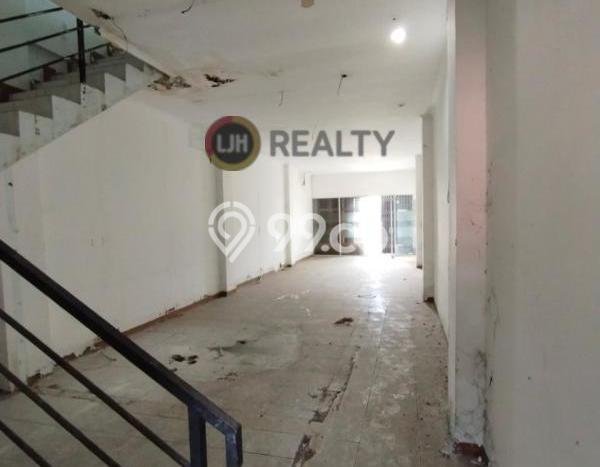 Unit Ruko Dijual di Semarang LT 132m2 & LB 236m2 Unit Ruko Dijual di Semarang LT 132m2 & LB 236m2