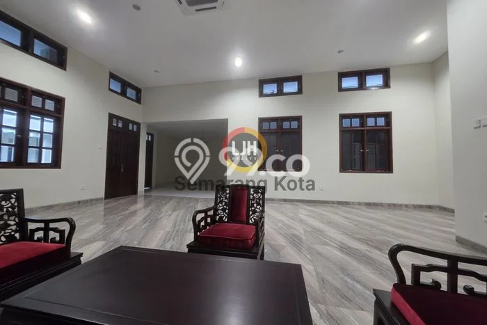 Hunian Modern Dikontrakkan 11 Kamar di Semarang Tengah Boleh Nego Hunian Modern Dikontrakkan 11 Kamar di Semarang Tengah Boleh Nego