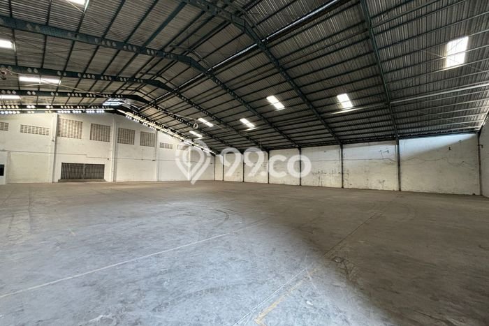 Gudang Area Strategis Kawasan Ngaliyan, Luas 1560m2m², Jalur Utama Gudang Area Strategis Kawasan Ngaliyan, Luas 1560m2m², Jalur Utama