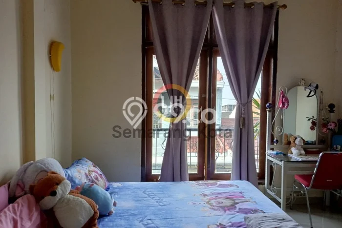 Rumah Strategis Minimalis Lb 300m2 di Banyumanik, Semarang Rumah Strategis Minimalis Lb 300m2 di Banyumanik, Semarang