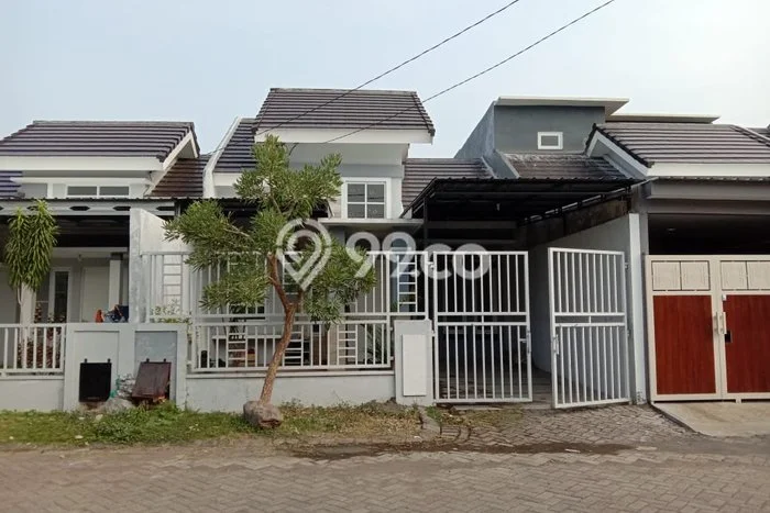 Rumah Strategis Modern Lb 105m2 di Candi, Sidoarjo Rumah Strategis Modern Lb 105m2 di Candi, Sidoarjo