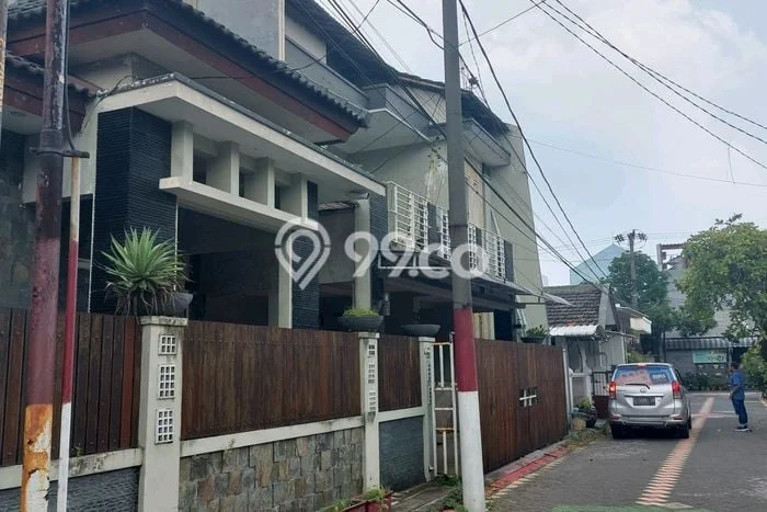 Dijual Cepat Rumah Favorit Siap Huni LB 216m2 di Gedangan, Sidoarjo Dijual Cepat Rumah Favorit Siap Huni LB 216m2 di Gedangan, Sidoarjo