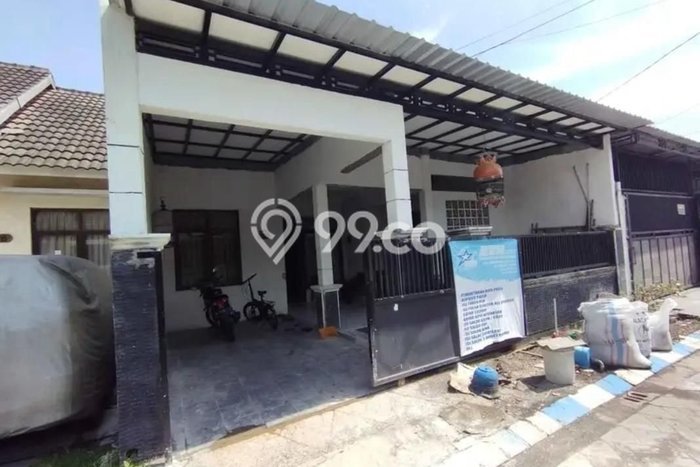 For Sale Rumah 4 Kamar Lokasi Strategis Bagus dan Strategis di Sidoarjo For Sale Rumah 4 Kamar Lokasi Strategis Bagus dan Strategis di Sidoarjo
