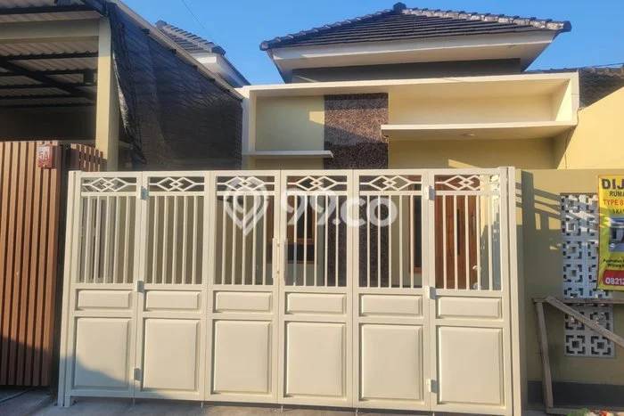 Jual Rumah Bagus Siap Huni LB 80m2 di Wiyung, Surabaya Jual Rumah Bagus Siap Huni LB 80m2 di Wiyung, Surabaya