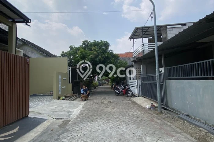 Jual Rumah Bagus Siap Huni LB 80m2 di Wiyung, Surabaya Jual Rumah Bagus Siap Huni LB 80m2 di Wiyung, Surabaya