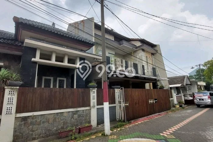Dijual Cepat Rumah Favorit Siap Huni LB 216m2 di Gedangan, Sidoarjo Dijual Cepat Rumah Favorit Siap Huni LB 216m2 di Gedangan, Sidoarjo