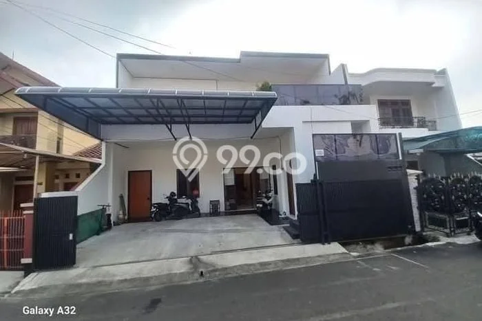 FOR SALE Kost 13 Kamar, 12 Kamar Mandi di Kebayoran Lama, Jakarta Selatan, Luas 280m2 FOR SALE Kost 13 Kamar, 12 Kamar Mandi di Kebayoran Lama, Jakarta Selatan, Luas 280m2
