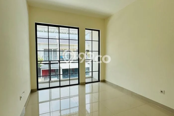 For Sale Hunian Rumah Terawat 2 KT di Green Lake City, Jakarta Barat For Sale Hunian Rumah Terawat 2 KT di Green Lake City, Jakarta Barat