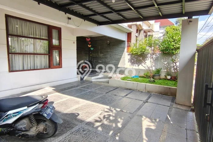 Jual Rumah Luas Megah Dengan View Cantik di Pondok Indah, Jakarta Selatan Jual Rumah Luas Megah Dengan View Cantik di Pondok Indah, Jakarta Selatan