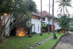 For Sale! Luxury House LT 748m2 Desain Modern di Bintaro For Sale! Luxury House LT 748m2 Desain Modern di Bintaro