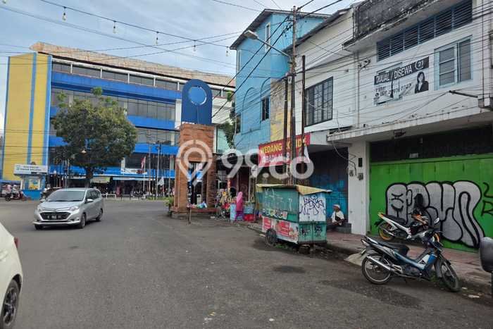 Area Ramai! Ruko Dijual di Pekalipan untuk Bisnis Luas Bangunan 180m2 Area Ramai! Ruko Dijual di Pekalipan untuk Bisnis Luas Bangunan 180m2