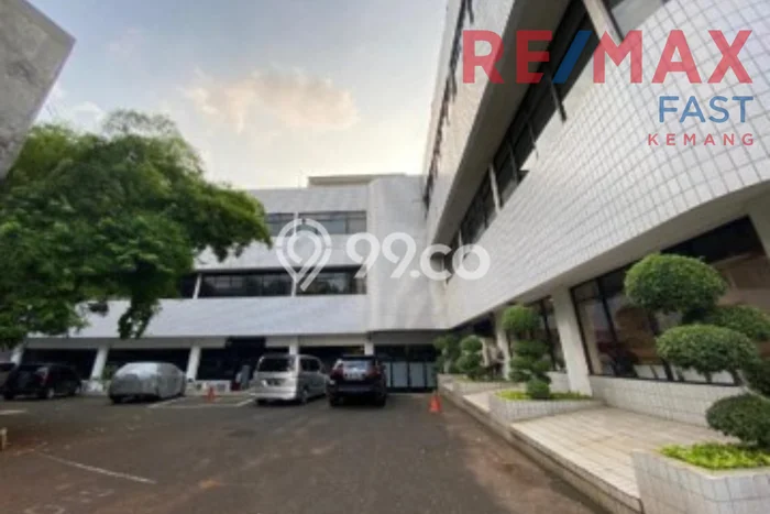 Disewakan Kantor di Kawasan Ramai Kemang Luas 105m2 Disewakan Kantor di Kawasan Ramai Kemang Luas 105m2