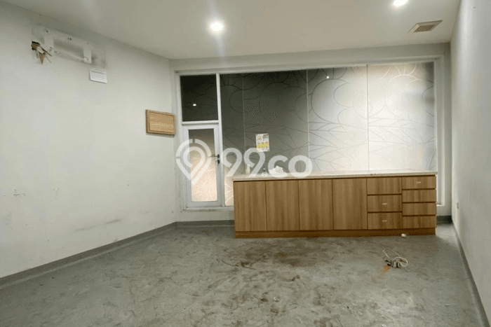 Ruko Disewa di Jakarta Selatan dengan LB 480m2 Area Komersial Ramai Ruko Disewa di Jakarta Selatan dengan LB 480m2 Area Komersial Ramai