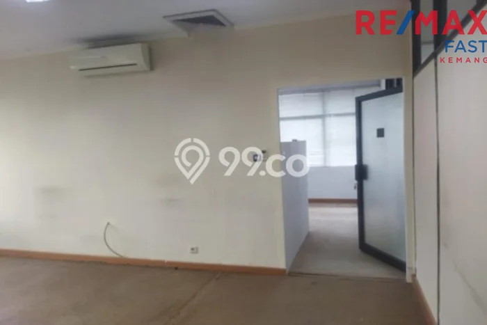 Disewakan Kantor di Kawasan Ramai Kemang Luas 106m2 Disewakan Kantor di Kawasan Ramai Kemang Luas 106m2