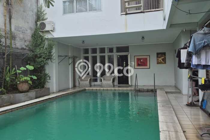 Rumah Mewah LB 1300m2 Siap Pakai Desain Elegan di Bangka, Jakarta Selatan Rumah Mewah LB 1300m2 Siap Pakai Desain Elegan di Bangka, Jakarta Selatan