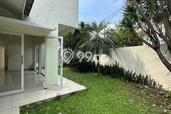 Jual Rumah Luas Elegan Dengan View Cantik di Pangkalan Jati, Depok Jual Rumah Luas Elegan Dengan View Cantik di Pangkalan Jati, Depok