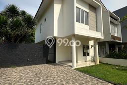 Jual Rumah Luas Elegan Dengan View Cantik di Pangkalan Jati, Depok Jual Rumah Luas Elegan Dengan View Cantik di Pangkalan Jati, Depok