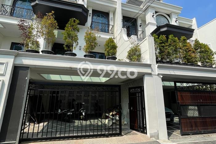 Rumah Mewah Dijual LT 277m2 di Cilandak, Jakarta Selatan Rumah Mewah Dijual LT 277m2 di Cilandak, Jakarta Selatan
