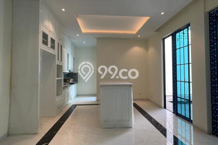Rumah Mewah Dijual LT 277m2 di Cilandak, Jakarta Selatan Rumah Mewah Dijual LT 277m2 di Cilandak, Jakarta Selatan