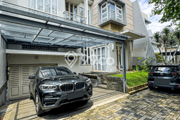 Ready to Use! Luxury House LT 210m2 Desain Elegan di Kemang Ready to Use! Luxury House LT 210m2 Desain Elegan di Kemang