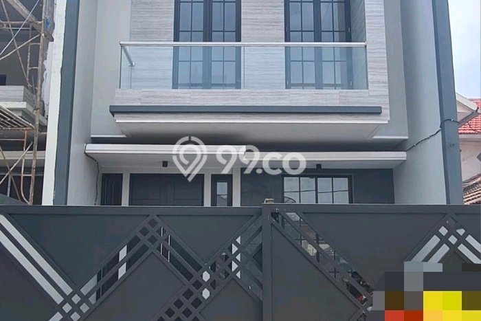 Jual Rumah Mewah Elegan Dengan View Cantik di Manyar, Surabaya Jual Rumah Mewah Elegan Dengan View Cantik di Manyar, Surabaya