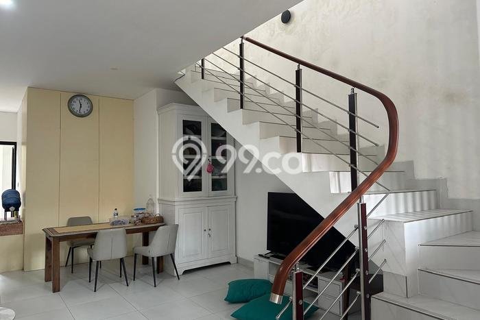 For Sale Rumah 4 Kamar Lokasi Ideal Bagus dan Strategis di Denpasar Barat For Sale Rumah 4 Kamar Lokasi Ideal Bagus dan Strategis di Denpasar Barat