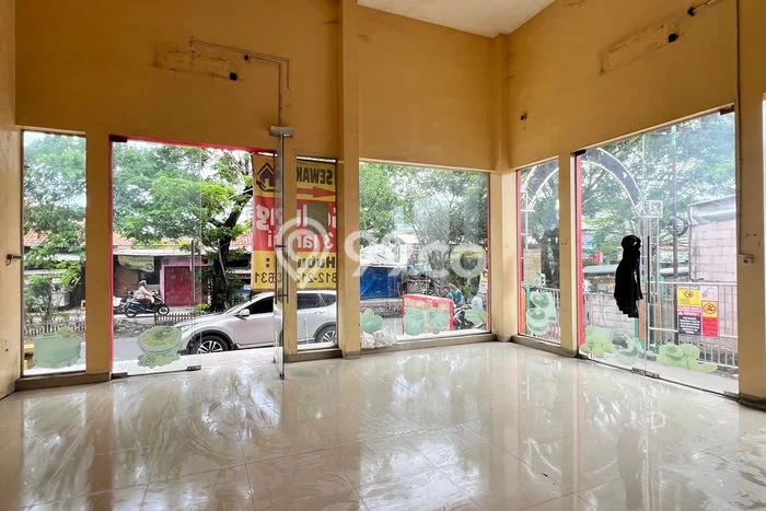 Ruko paling strategis disewakan di Cikarang Barat Bekasi Ruko paling strategis disewakan di Cikarang Barat Bekasi