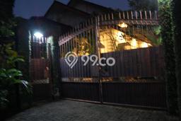 Rumah Elit Modern Tanpa Renovasi di Jatibening Bekasi Rumah Elit Modern Tanpa Renovasi di Jatibening Bekasi