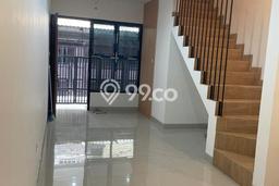 Rumah Luas Asri 4 KT Siap Pakai di Tanjung Duren Jakarta Barat Rumah Luas Asri 4 KT Siap Pakai di Tanjung Duren Jakarta Barat