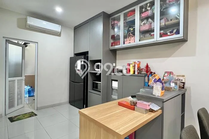 Dijual Rumah Mewah Elegan Dengan View Eksklusif di Gading Serpong, Tangerang Dijual Rumah Mewah Elegan Dengan View Eksklusif di Gading Serpong, Tangerang