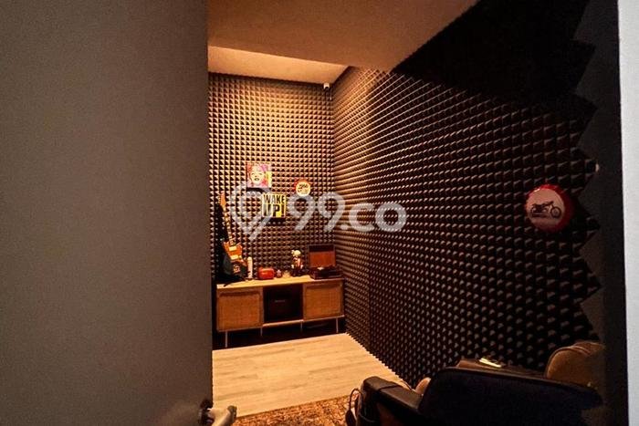 Rumah Mewah LB 165m2 Siap Pakai Desain Elegan di BSD Green Wich, Tangerang Rumah Mewah LB 165m2 Siap Pakai Desain Elegan di BSD Green Wich, Tangerang