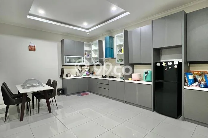 Dijual Rumah Mewah Elegan Dengan View Eksklusif di Gading Serpong, Tangerang Dijual Rumah Mewah Elegan Dengan View Eksklusif di Gading Serpong, Tangerang