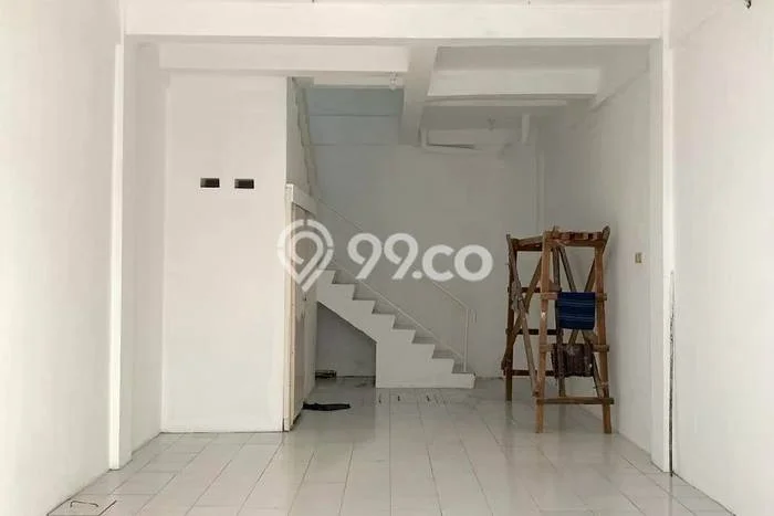 Ruko untuk disewa di Bubutan punya LT 51m2 & LB 180m2 harga sewa kompetitif Ruko untuk disewa di Bubutan punya LT 51m2 & LB 180m2 harga sewa kompetitif