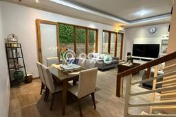 Hunian Mewah LB 200m2 Siap Pakai Desain Elegan di Sektor 7-Bintaro, Tangerang Selatan Hunian Mewah LB 200m2 Siap Pakai Desain Elegan di Sektor 7-Bintaro, Tangerang Selatan
