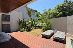 Ready to Use! Luxury House LT 252m2 Desain Elegan di Canggu Ready to Use! Luxury House LT 252m2 Desain Elegan di Canggu