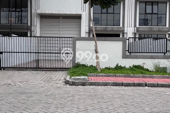 Unit Gudang disewakan di Sidoarjo Sidoarjo dengan LT 280m2 / LB 280m2 Unit Gudang disewakan di Sidoarjo Sidoarjo dengan LT 280m2 / LB 280m2