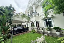 Rumah Luxury Modern Tanpa Renovasi di Legenda Wisata Jakarta Timur Rumah Luxury Modern Tanpa Renovasi di Legenda Wisata Jakarta Timur
