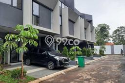 Hunian Mewah LB 130m2 Siap Pakai Desain Elegan di Ciganjur, Jakarta Selatan Hunian Mewah LB 130m2 Siap Pakai Desain Elegan di Ciganjur, Jakarta Selatan