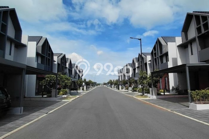 Rumah Elit Modern Tanpa Renovasi di Cikutra Bandung Rumah Elit Modern Tanpa Renovasi di Cikutra Bandung
