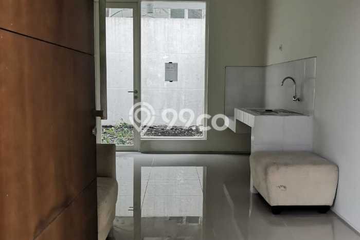 Rumah Luas Asri 2 KT Siap Huni di Citraland Surabaya Rumah Luas Asri 2 KT Siap Huni di Citraland Surabaya