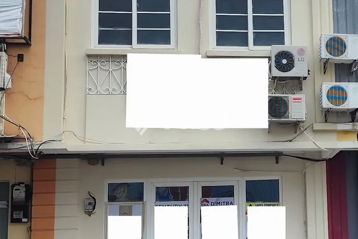 Gudang Strategis di Kota Wisata, Luas 120m², Kawasan Bisnis, Tingkat Keramaian Tinggi Gudang Strategis di Kota Wisata, Luas 120m², Kawasan Bisnis, Tingkat Keramaian Tinggi