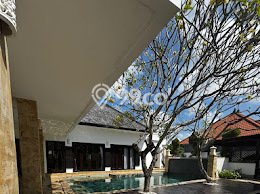 Vila Kawasan , Area 553m2m², Lokasi Premium Vila Kawasan , Area 553m2m², Lokasi Premium